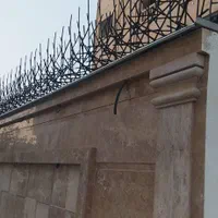 نرده دزدگیر حفاظ شاخ گوزنی بوته ای روی دیوار|مصالح و تجهیزات ساختمان|شیراز, شاهچراغ|دیوار