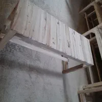 نیمکت چوبی