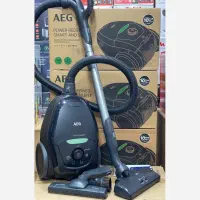 جاروبرقی آاگ مدل VX82-1-OKO
