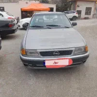 اوپل نقره‌ای