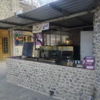 کارگر بوفه مواد غذایی