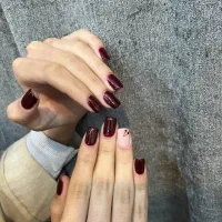 کاشت حرفه‌ای ناخن