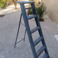 نردبان فلزی تاشو