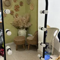 اینه چراغ دار استاده