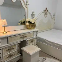 تخت و میز آرایش