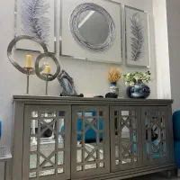 کنسول نقره ای