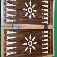 تخته نرد و شطرنج|کلکسیون اشیاء عتیقه|بروجرد, |دیوار