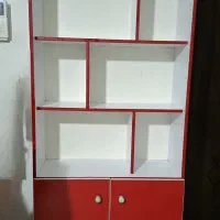 یک عدد کمد کتابخانه