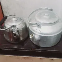 یک عدد چاجوش بزرگ ویک عدد قوری