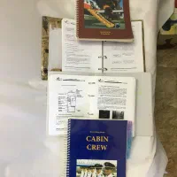 کتاب خلبانی و مهمانداری