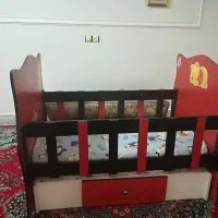 تخت خواب نوزاد همراه با تشک