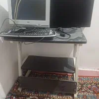 فقط میز کامپیوتر....