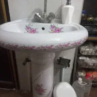 روشویی و شیر