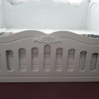 تخت و تشک نو مناسب سیسمونی|تخت و صندلی بچه|بهار, |دیوار