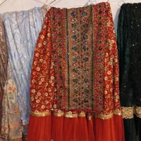 لباس محلی|لباس|شیراز, قلعه نو|دیوار