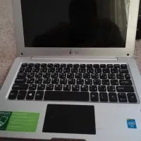 لپ تاپ Zed ilife سالم به همراه کارتن
