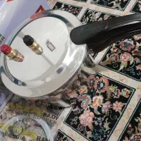 زودپز ده نفره ۷ لیتری نونو آکبند