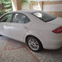 جک J5 اتوماتیک 1800cc، مدل ۱۳۹۴