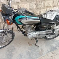 موتور سیکلت. کویر. مدل ۸۳