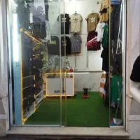 مغازه داخل بازار