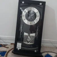 یک عدد ساعت دیواری سالم درحدنو