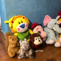 عروسک|اسباب‌بازی بچه|رشت, شهرک قدس|دیوار