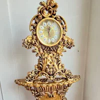 ساعت کلاسیک طلایی + میز کلاسیک