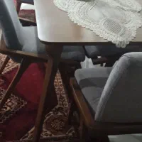 یک دست موبل 2ماه کارکرده ویک دست میز نهار خوری نو