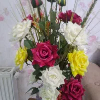 گل رز خارجی سه شاخه ای بزرگ . رز زرد ، قرمز ، سفید|گل مصنوعی|قزوین, |دیوار