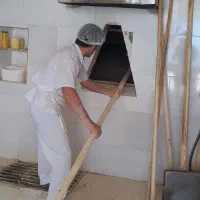 به‌یک‌نفر ‌وردست‌وخمیر‌گیر‌سنگک‌پزی‌نیازمندیم
