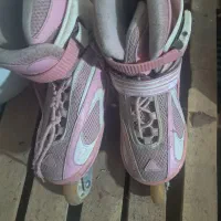 یک جفت اسکیت صورتی دخترونه