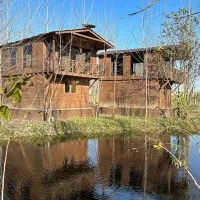 مجموعه یه زندگی چوبی کنار آب