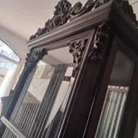 ویترین چوبی درحد نو