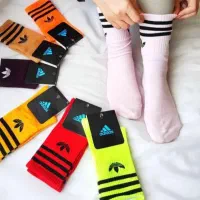 انواع جوراب زنانه در رنگ و طرح مختلف