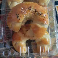 کلوچه و نان محلی