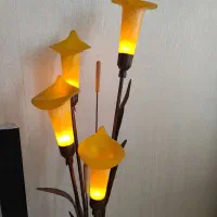 آباژور ایستاده