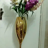 گلدان طلایی