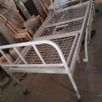 تخت بیمارستانی