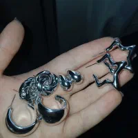 گردنبند و گوشواره و دستبند اکسسوری