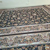 فروش فرش سرمه ای گل افشان کاملا سالم
