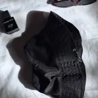 کلاه مشکی|لباس|زنجان, |دیوار