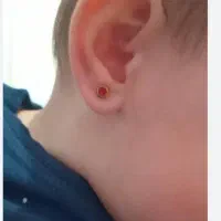 انجام پاکسازی صورت وسوراخ کردن گوش|خدمات آرایشگری و زیبایی|اسدآباد, |دیوار