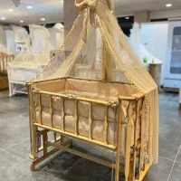 تخت کنارمادر چوبی