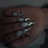 استخدام در سالن ناخن