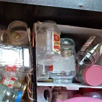 شیشه خالی تمیز با سر