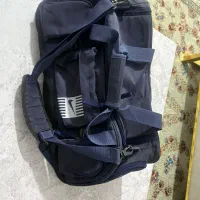 یک کیف بفروش میرود