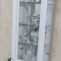 ظروف داخل ویترین