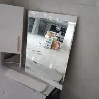 آینه و باکس حمام یا سرویس بهداشتی