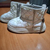 پوتین بچگانه|کفش و لباس بچه|رشت, نظری|دیوار