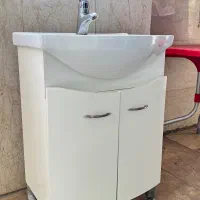 روشویی همراه شیر